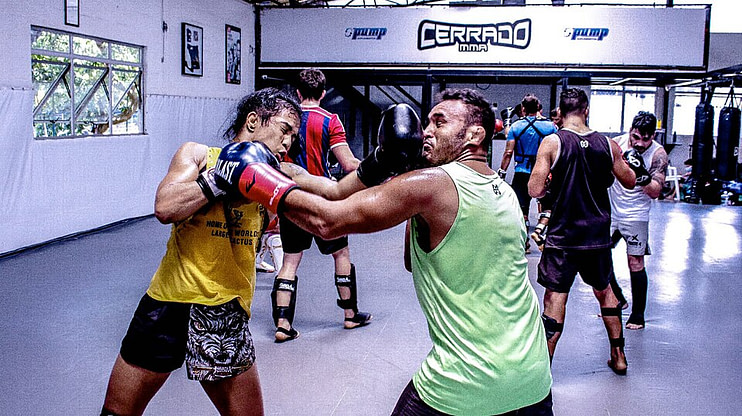 How to Get into MMA Pro Fighters Sparring How to Get into MMA Pro Fighters Sparring