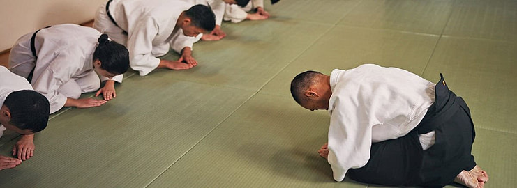 Bowing is a way of honoring people